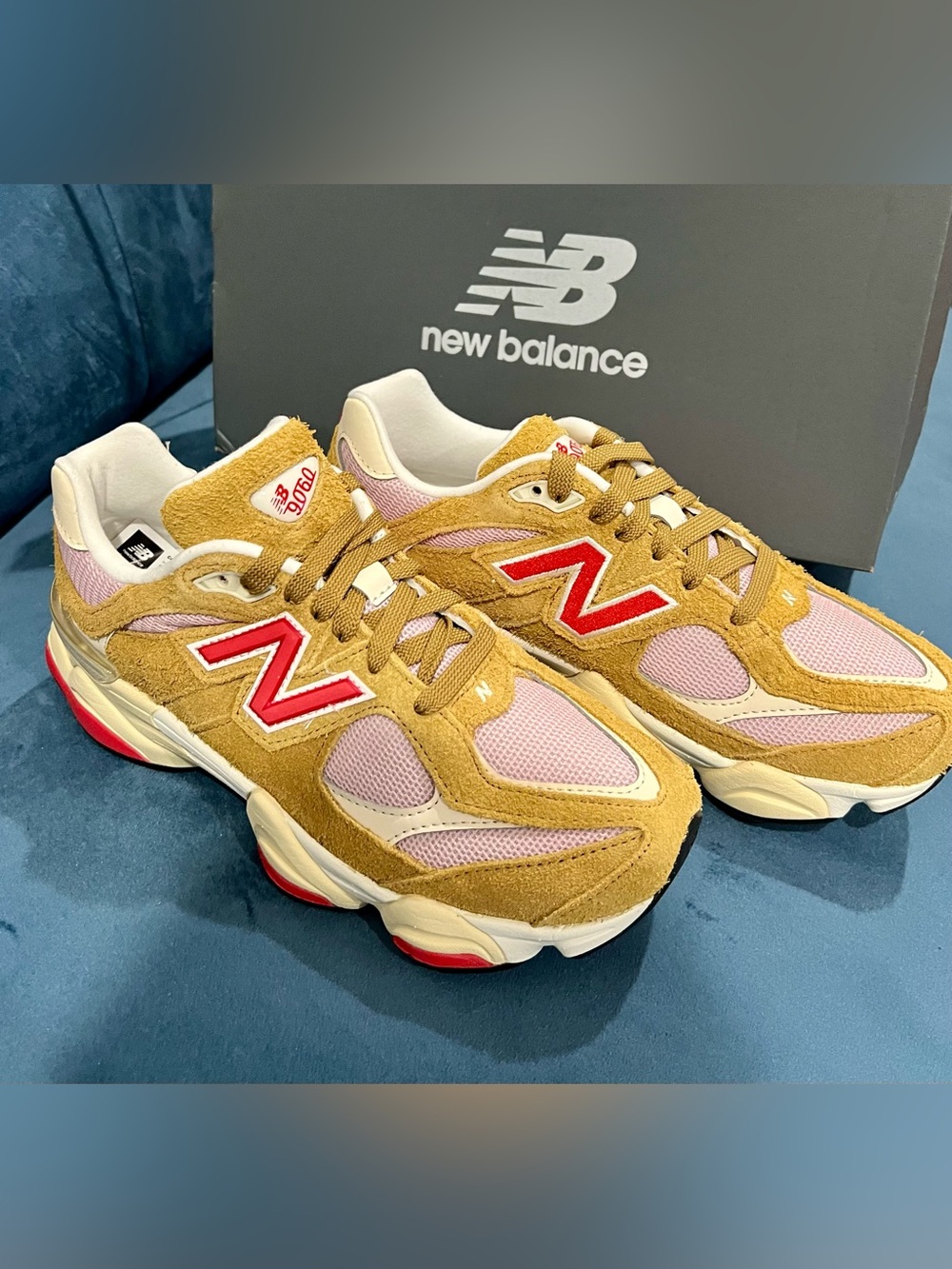 ‼️HIGH DEMAND‼️New Balance Sz 6 Y | W 7.5 9060 Beige Suede & Pink Mesh Sneakers